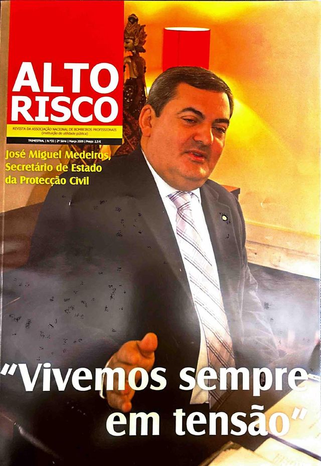 Alto Risco magazine cover with a portrait of José Miguel Medeiros.
